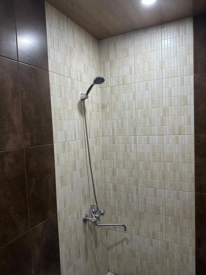 Favorit Hotel-Hostel เยเรวาน ภายนอก รูปภาพ