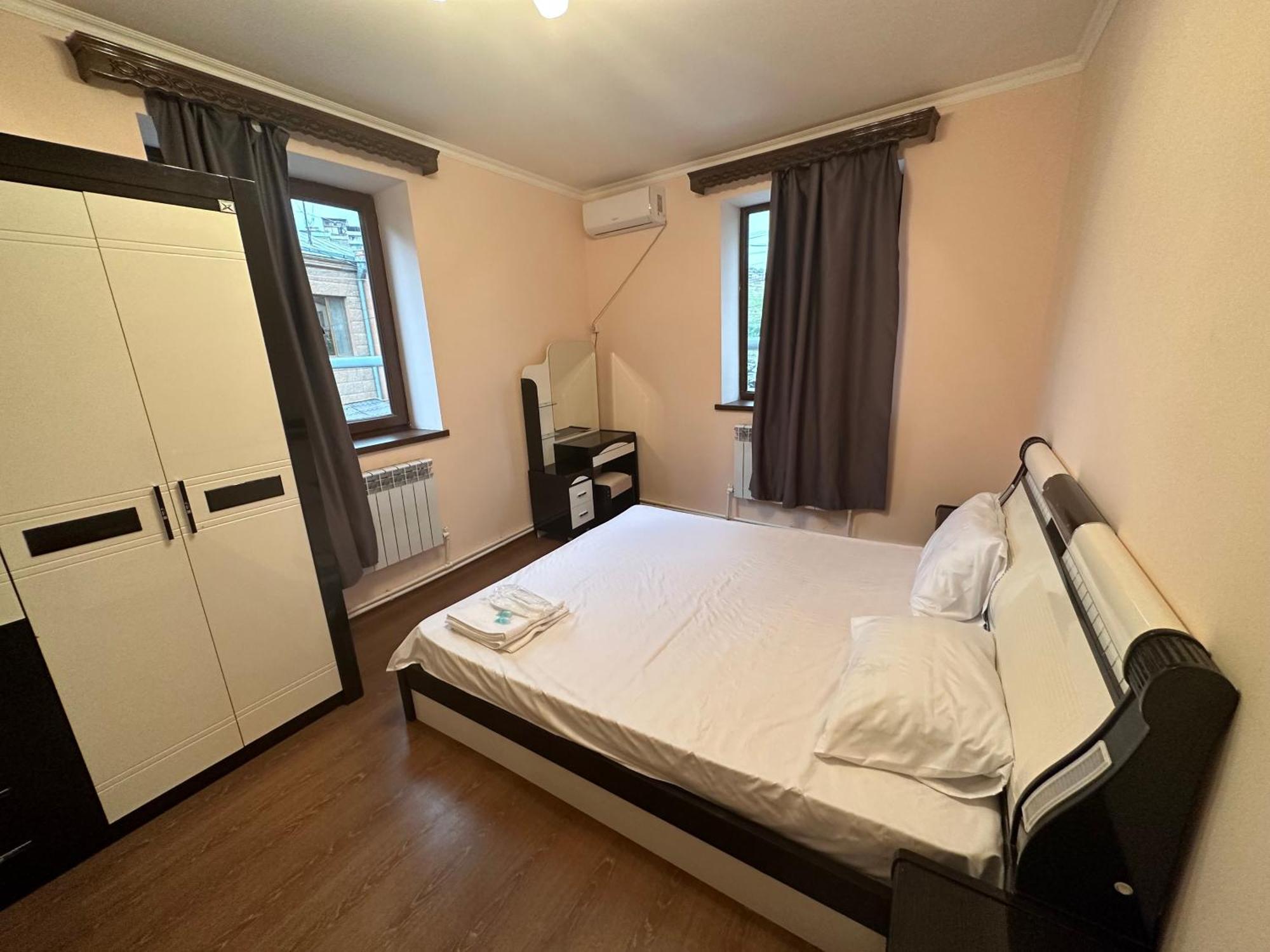 Favorit Hotel-Hostel เยเรวาน ภายนอก รูปภาพ